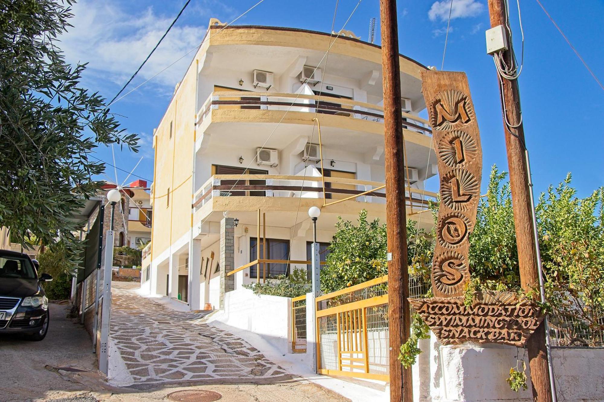 Milos Apartments Элунда Экстерьер фото